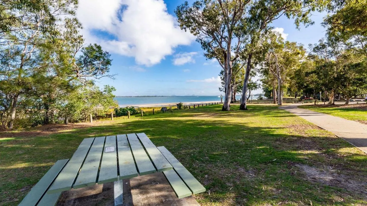 Bribie Beach House, Waterfront Directly Across The Road - Solander Esp, Banksia Beach Old Bribie