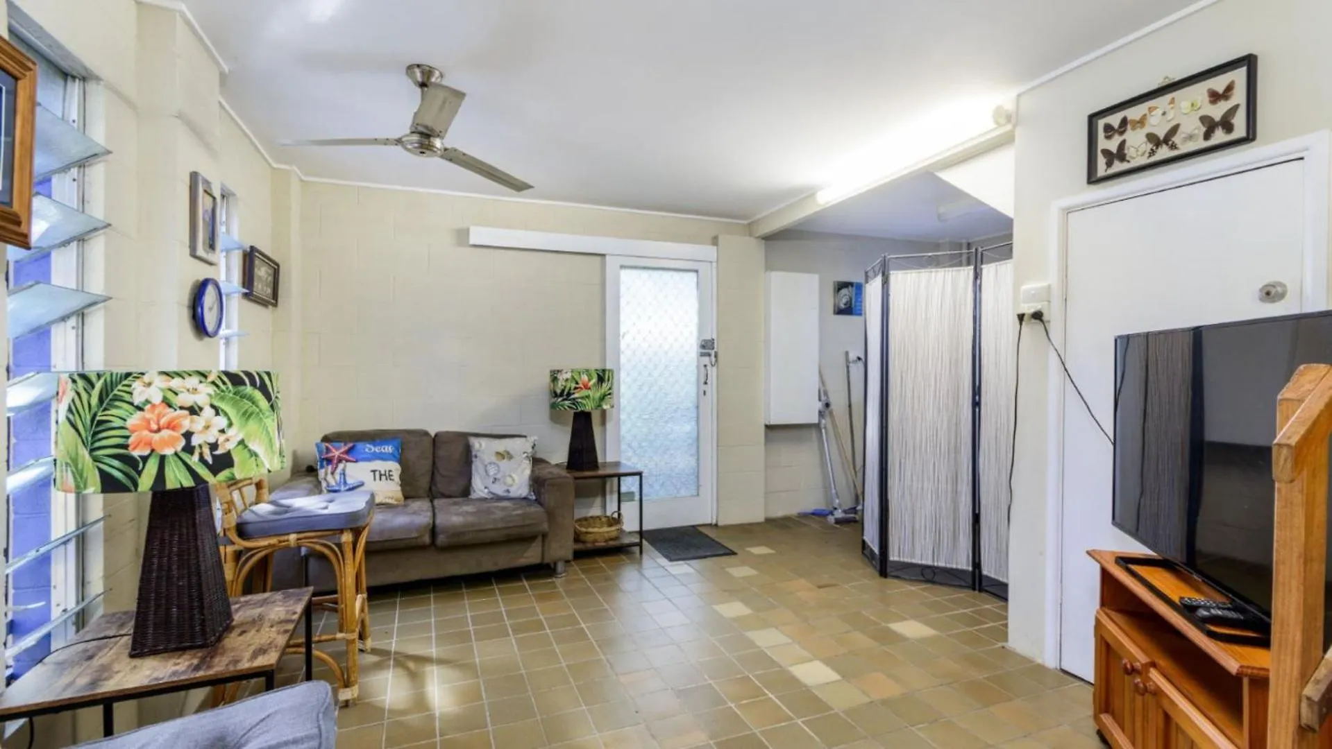 Holiday home Bribie Beach House, Waterfront Directly Across The Road - Solander Esp, Banksia Beach Old Bribie