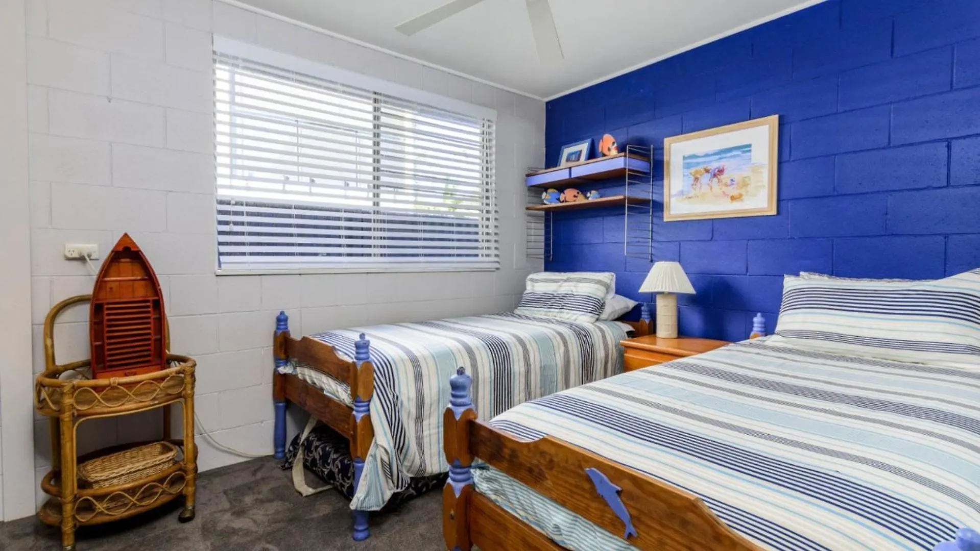 Bribie Beach House, Waterfront Directly Across The Road - Solander Esp, Banksia Beach Old Bribie