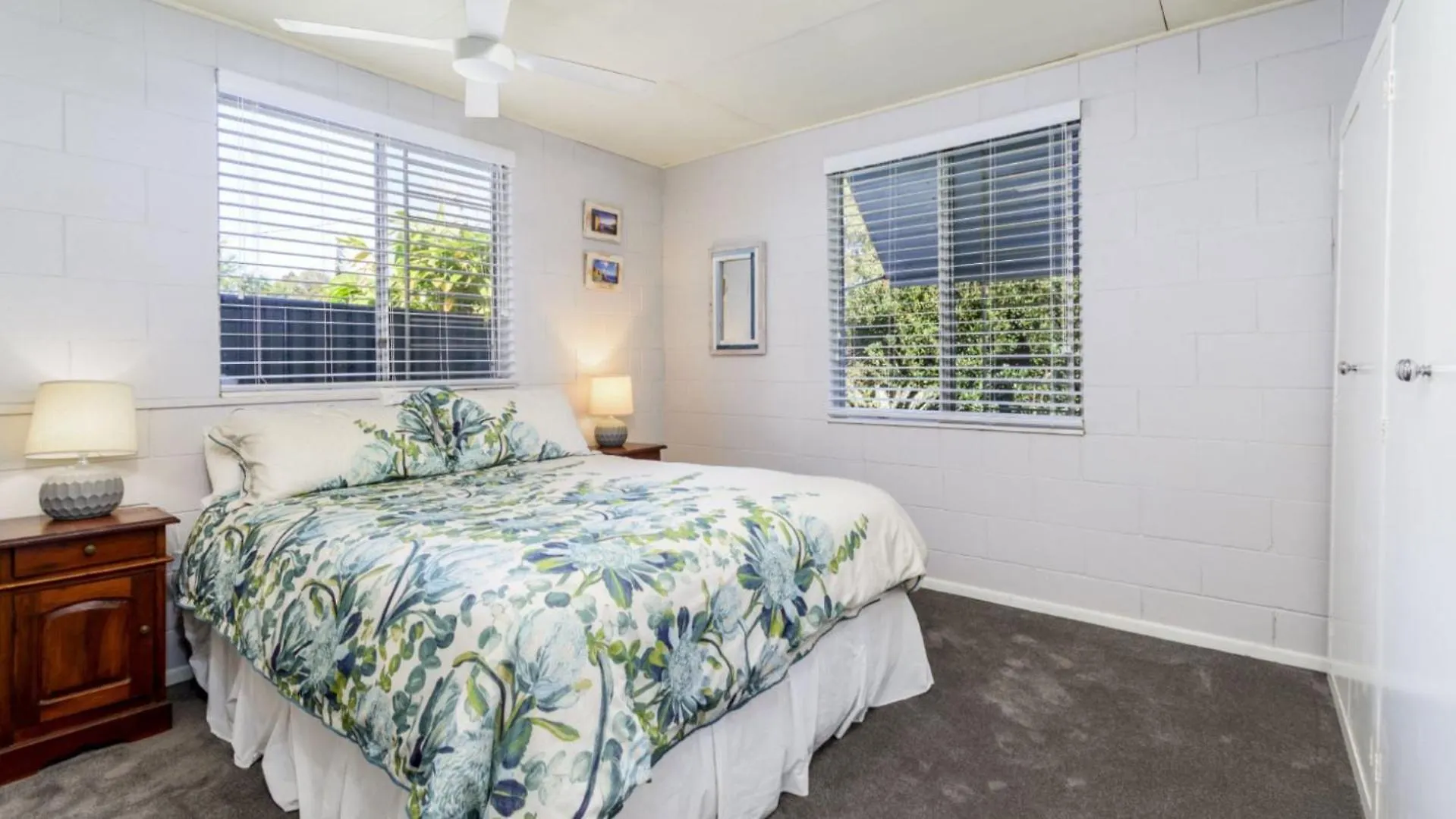 Bribie Beach House, Waterfront Directly Across The Road - Solander Esp, Banksia Beach Old Bribie Australia